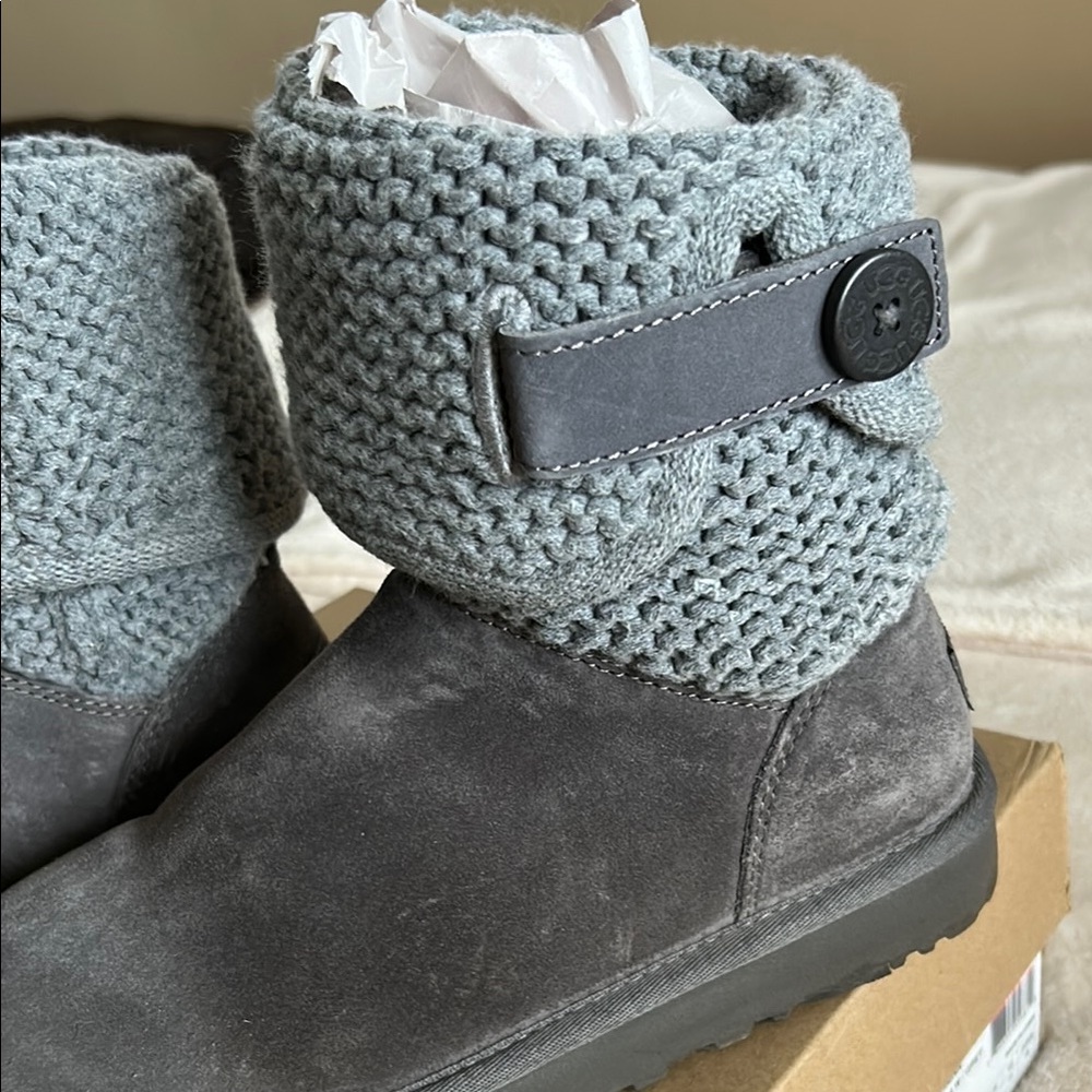 UGG Shaina Knit Cuff Boots - Picture 4 of 10